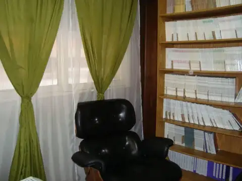 Oficina 4 ambientes con 1 baño