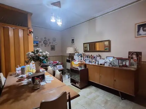 Casa 2 ambientes con 1 baño