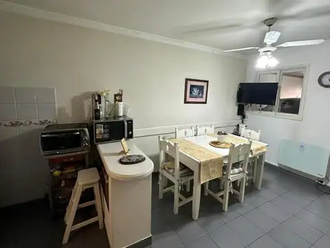 CASA EN VENTA EN MORON SUR - IDEAL EMPRENDIMIENTO -