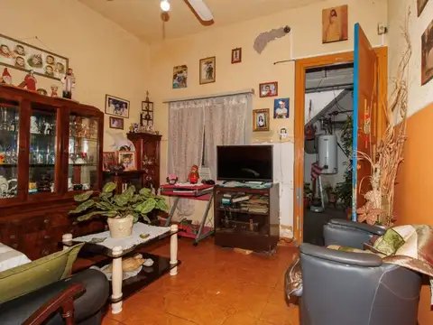 Multifamiliar en Carapachay, 5 unidades, gran lote