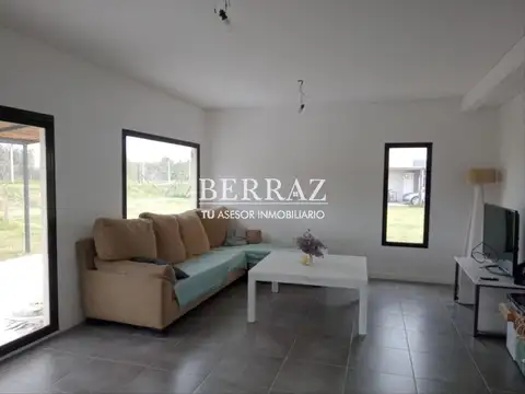 Casa en Alquiler Temporal con 4 cocheras