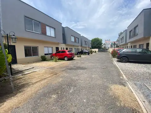 VENTA DUPLEX 3 AMB C/COCHERA ITUZAINGO A ESTRENAR