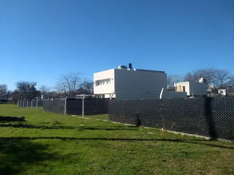 Terreno en Venta 27  mts Fondo