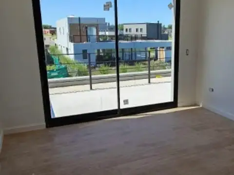 Casa  en Venta en Santa Lucia, Pilar del Este, Pilar