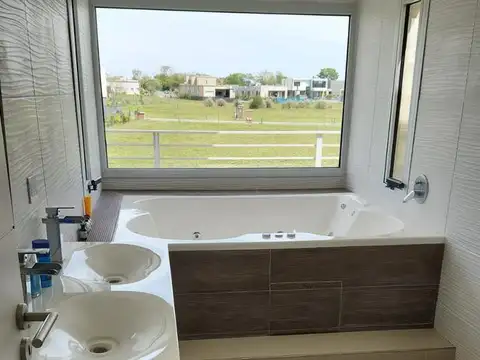 Casa en Alquiler A Estrenar