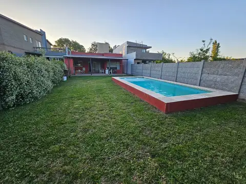 Casa en Funes 2 dormitorios con pileta