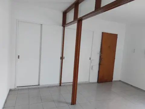 Pasaje Schwarzberg 700, Piso 2