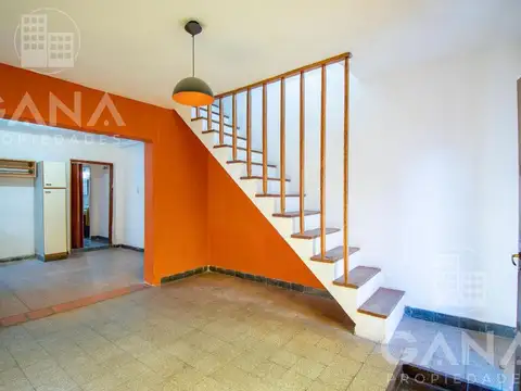 Casa 5 ambientes con 2 baños