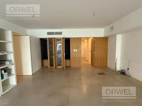 Oficina en Alquiler con 1 cochera