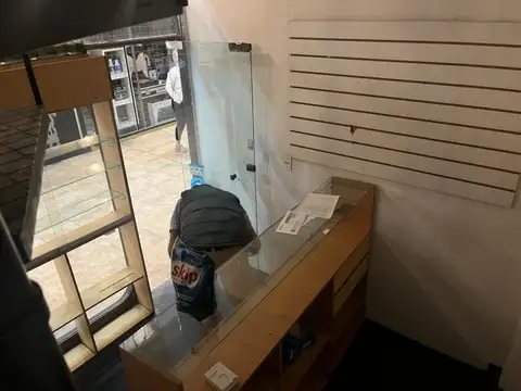 Local en Alquiler en Monserrat, $ 350.000