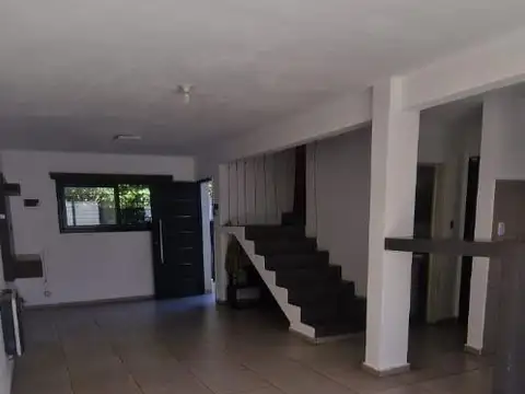 Casa en Alquiler en Teodoro Fels, $ 780.000