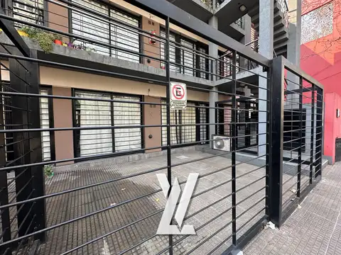 Departamento 2 ambientes en venta Bernal centro c/cochera - apto crédito