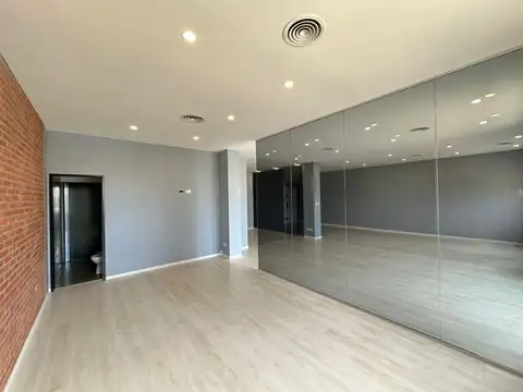 Avenida Alicia Moreau de Justo 2000