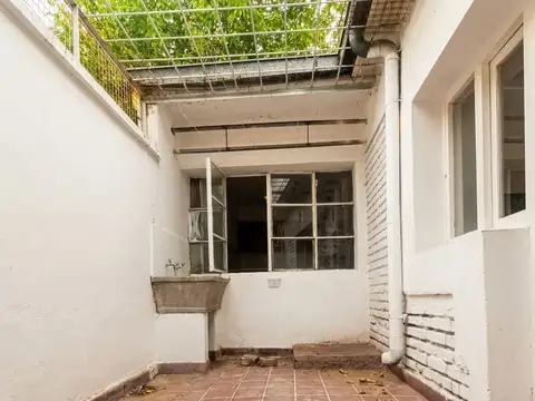 CASA MIXTA . CUARTA SECCION. CIUDAD