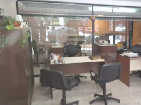 LOCAL SOBRE AVENIDA RIVADAVIA IDEAL INMOBILIARIA SIN EXPENSAS