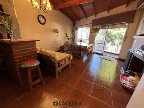 Casa en PH en 2 plantas. 3 amb. mas quincho con parrilla!