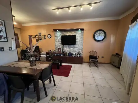 Casa en PH en 2 plantas. 3 amb. mas quincho con parrilla!