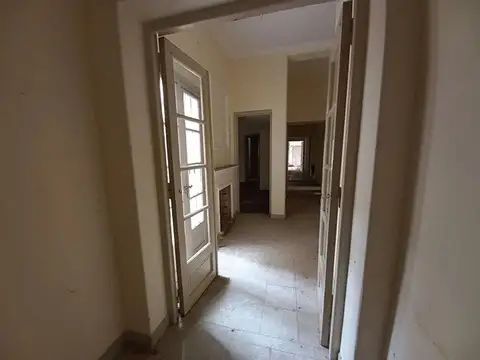 Casa 15 ambientes con 3 baños