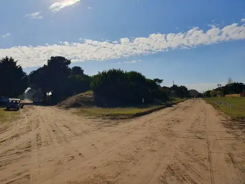 LOTE COMERCIAL/RESIDENCIAL A METROS DE AV. PRINCIPAL A 350M DE LA PLAYA