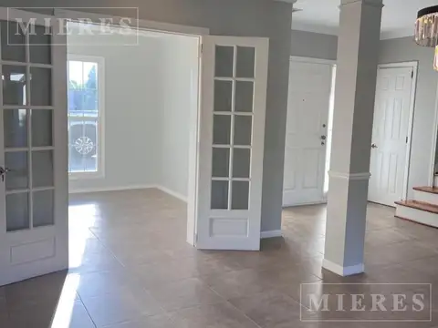 Casa 7 ambientes con 3 baños