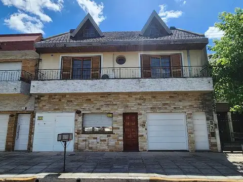 Departamento Tipo casa 4 qmb. Con Cochera Quincho y Terraza