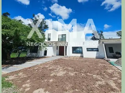 Muy linda casa en venta Praderas de San Lorenzo