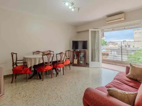 Amplio y Luminoso tres Ambientes Excelente Zona