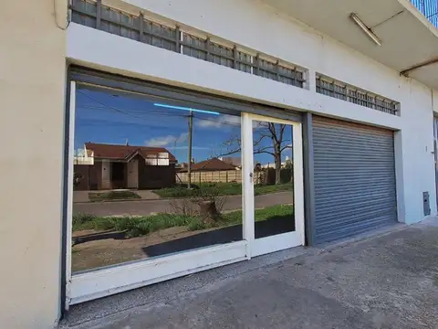 Venta local 154 m2 con camara frigorifica y depto