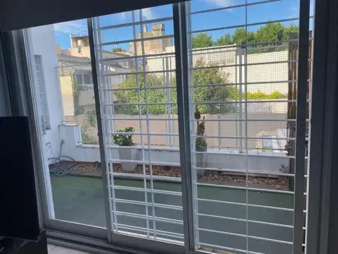 Depto Tipo Casa 5 ambientes con 2 baños