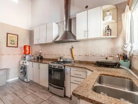 Depto Tipo Casa 4 ambientes con 2 baños