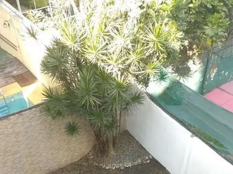 Depto Tipo Casa en Venta de 4 dormitorios