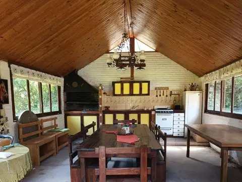 Importante casa quinta sobre lote de 4500 mt2