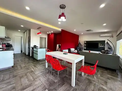 Casa 5 ambientes con 3 baños