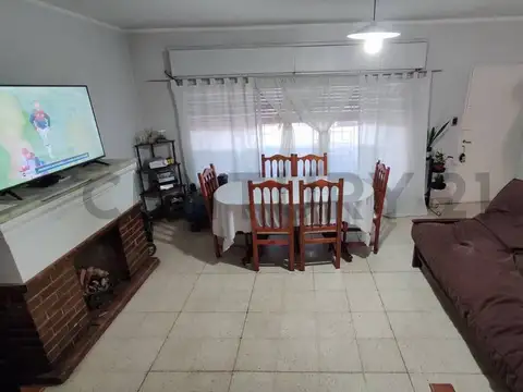 Casa 6 ambientes con 1 baño