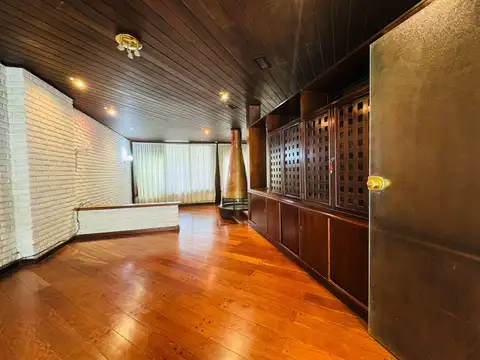 Casa en Venta con 4 cocheras