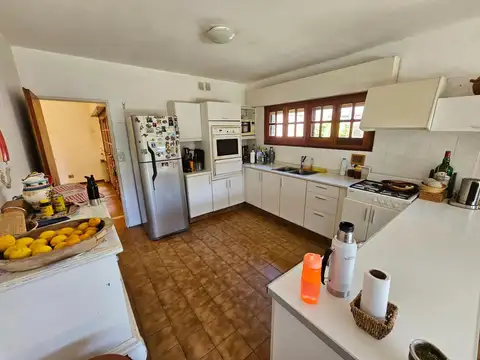 Casa 4 ambientes con 3 baños