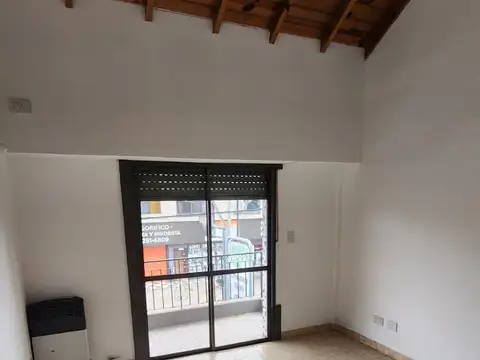 Departamento en Alquiler en Monte Grande, $ 750.000