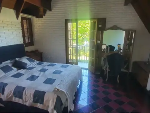Casa en Alquiler con 1 cochera