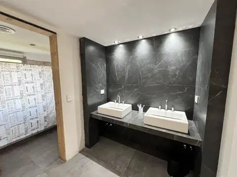 Casa 5 ambientes con 4 baños