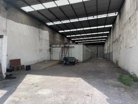Galpon en Venta 120  mts Fondo