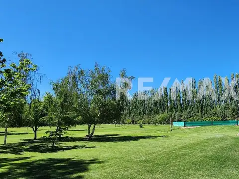 CASA QUINTA CON FRENTE DE RUTA 151 km 9,3