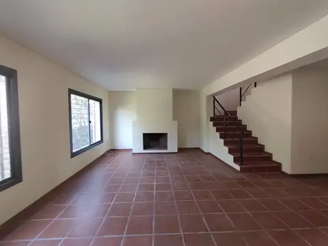 Casa en Alquiler de 3 dormitorios