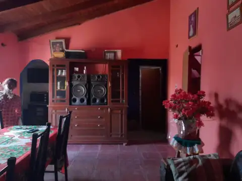 Casa 3 ambientes con 1 baño
