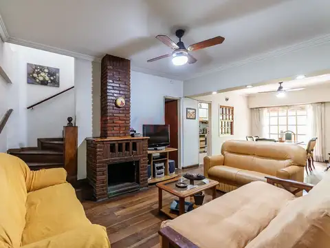 Depto Tipo Casa en Venta de 4 ambientes