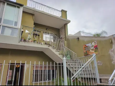 Depto Tipo Casa en Venta de 3 ambientes