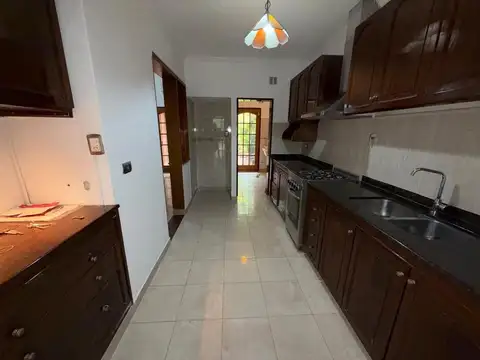 Casa 4 ambientes con 3 baños