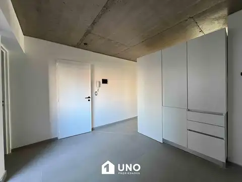 Moreno y Brown - Amplio Dpto Monoambiente Externo.