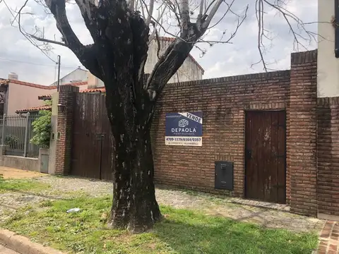 HERMOSA ZONA RESIDENCIAL 8.66x35 CON PISCINA y QUINCHO