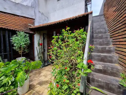 PH 4 AMBIENTES CON PATIO TERRAZA PARRILLA QUINCHO