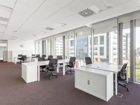 Alquiler de oficina comercial para 4 personas en Asuncion, Artigas.